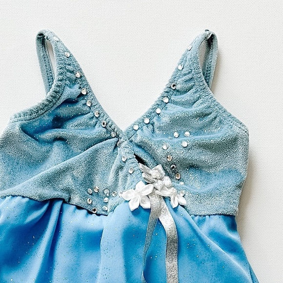 Figure Skating Dress - Blue Empire Waist Velvet/Chiffon- Size 4-5T - Picture 4 of 8